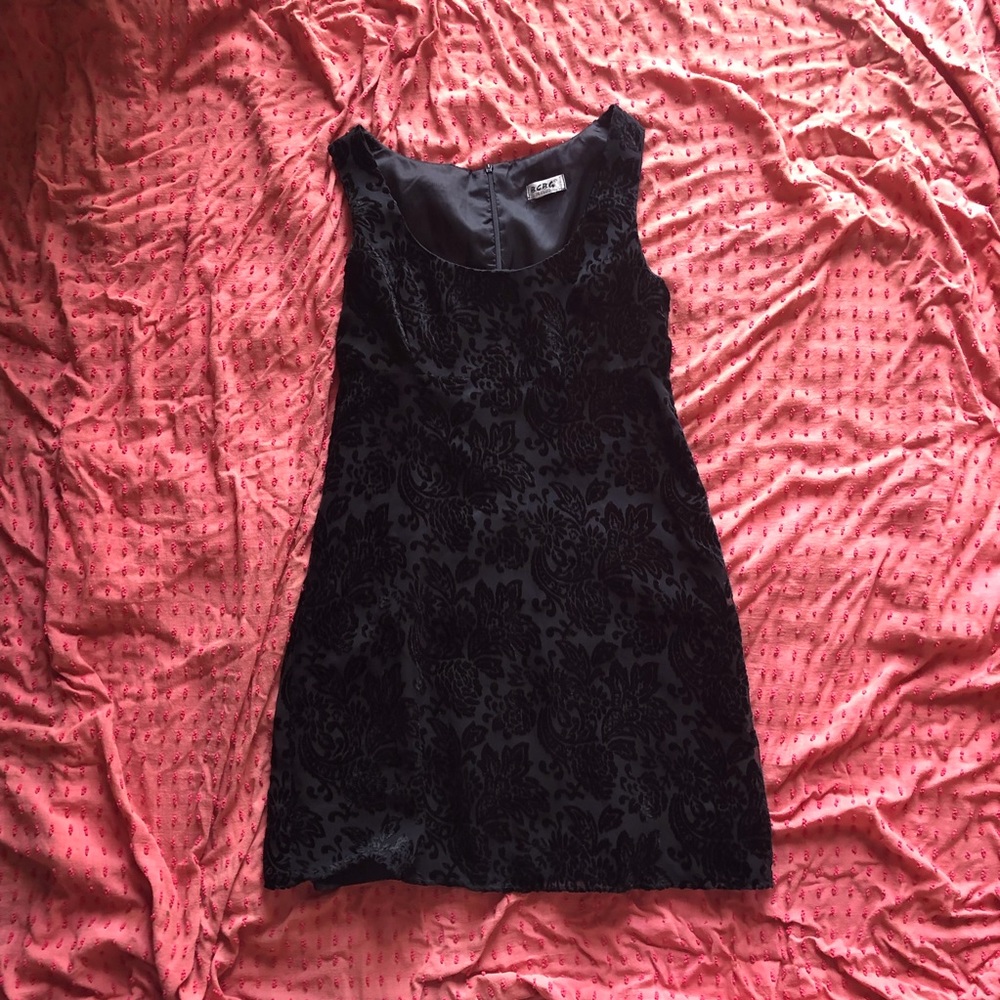 BCBG VELVET. OVERLAY DRESS 6